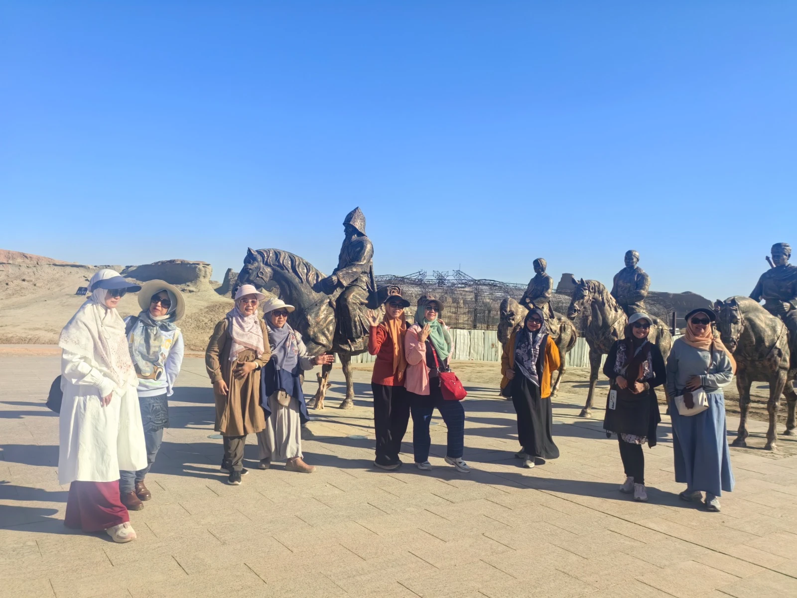 Pengalaman berkesan wisatawan Indonesia merasakan musim dan kebudayaan berbeda bersama panduan travel Nayowa